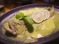 青柠檬鲈鱼-默加东南亚美食(大宁音乐广场店)