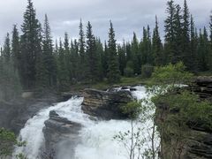 -阿萨巴斯卡瀑布观景点