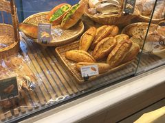 -巴黎贝甜(大宁国际商业广场店)