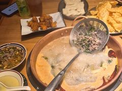 -洱火云南酸菜牛肉火锅(石景山当代商城店)