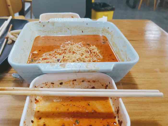 京夫子麻辣烫炸串串-"好!吃!而且,超级大一盒!可以说是物美.