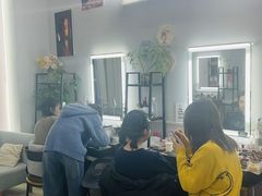 -ME觅妆·定制美妆·彩妆私教(菱角湖店)