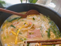 -银米·云南传统过桥米线(双廊黑金冠店)