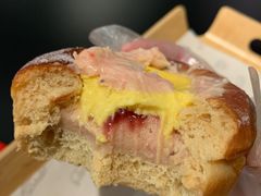 大颗莓莓布蕾包-喜茶(广州北京路惠福东店)