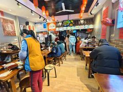 -爆炸头阿姨小四川正宗川味小吃(无任何分店)