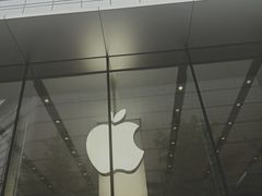 -Apple零售店(华贸购物中心店)