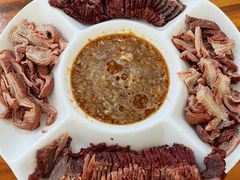 驴肉拼盘-正宗流钟锅子饼家常菜