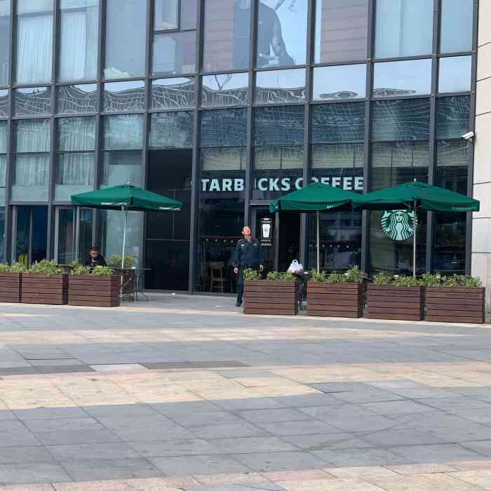 星巴克(温州龙湾万达店)-"在门外就闻到了这个咖啡豆的香味,进来看看.