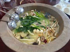 -姚记抚仙湖石锅鱼庄