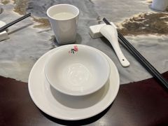 餐具摆设-蔼若春.传承三十年云南菜(金碧公园店)