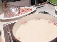 -尚尚仙·酸汤猪手·猪肚鸡火锅(华联万柳购物中心店)