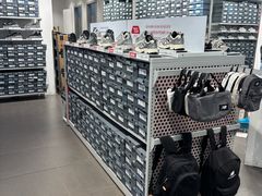 -New Balance(王府井奥莱·香江小镇店)