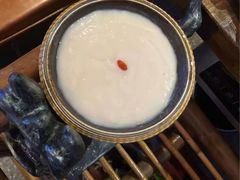 -老牌坊云南鱼豆花火锅(哈西万达店)
