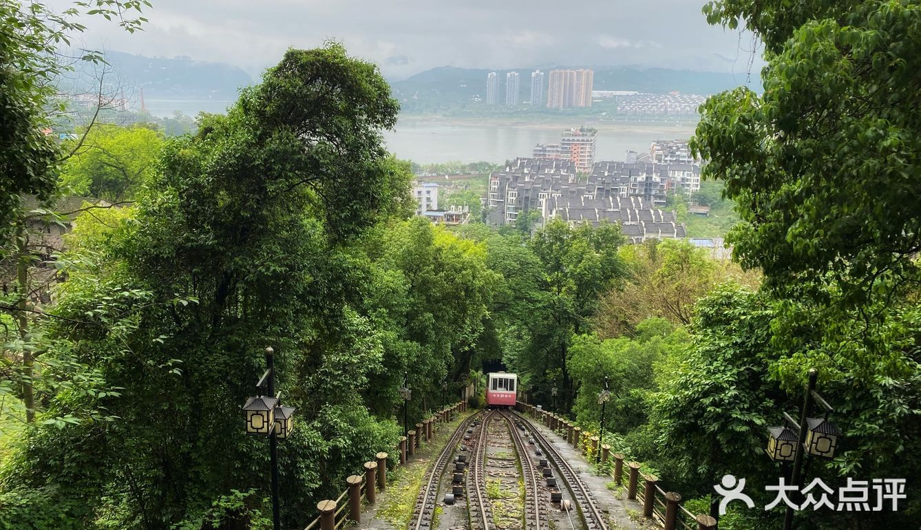 重庆周边游｜和小伙伴一起闯入漫画般的世界