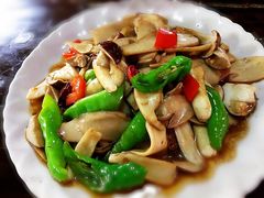 青椒野生菌-民食香·腊排骨野生菌美食(木府店)