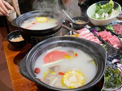 菊花百合鸡汤锅-束河人家(南锣鼓巷店)