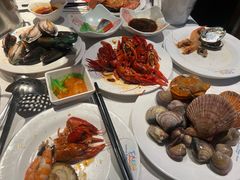 -领鲜活海鲜榴莲自助火锅(东门店)