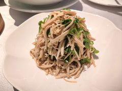 香菜拌千张-粗茶淡饭·汉口公馆(循礼门店)