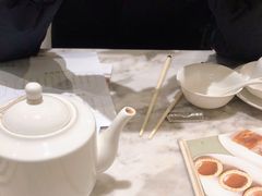-香港百合居(LCM置汇旭辉广场店)