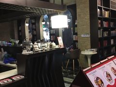 -钟书阁(松江泰晤士小镇店)