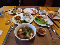 -上海西藏大厦万怡自助餐厅(徐汇店)
