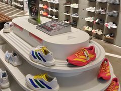 -adidas(正佳广场店)