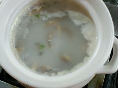 -老街坊美食汇(玉兰大街店)