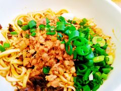 鲜椒鱼籽面-贰拾捌味·宜宾燃面(春熙路旗舰店)