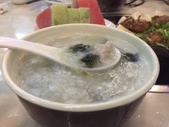 皮蛋瘦肉粥-利杨记·本味轩粥坊·烧烤(宝体店)