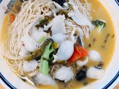 酸菜黑鱼面-天天鲜面馆(衡山路店)