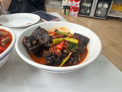 -独一佳老胡湘菜馆(矿山路店)