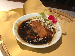 酒酿馒头配扣肉-卯时·龙光雅宴·精致锡帮菜(惠山古镇店)