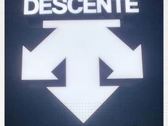 -迪桑特DESCENTE(青岛山东路万象城店)