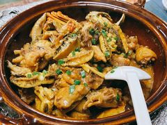 鲍鱼螃蟹鸡煲-洞背山庄(洞背院区式管理小区店)