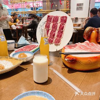 今天跟朋友一起过小年（电灯泡了又 等了一百多分钟才吃
