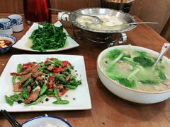 -石磨豆花家常菜·牦牛排土火锅