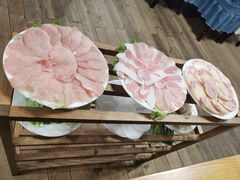 藏香猪五花肉-银同牦牛肉火锅