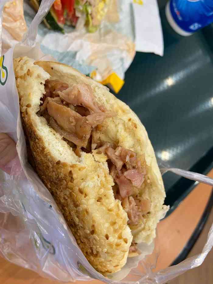 王大焖烤鸡腿饼(锦艺城店)-"说实话,这个焖鸡腿比我想象的要好,原本以