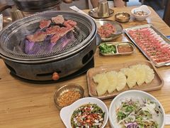 -青瓦餐厅·生鱼片·韩园烤肉(西塔店)