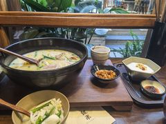 -银米·云南传统过桥米线(双廊黑金冠店)