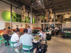 -山野的朋友露营炭火烤肉