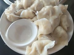 酸菜饺-果松木炭酸菜铜火锅·外婆参鸡汤