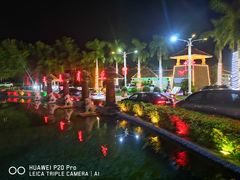 -亚龙湾亚泰商业街