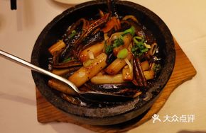 Stone Pot Lotus Root Stew with Tender Eel
