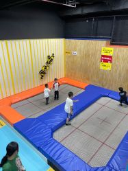 -蹦贝运动中心·蹦床·攀岩·闯关(龙岗店)