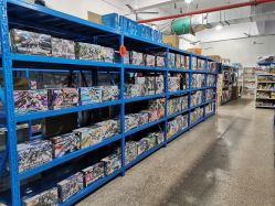 -逝水玩具折扣店