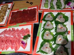 爱心虾滑-潘小辣鲜肉老火锅