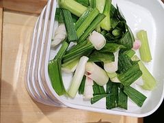 -鲁员外地锅鸡地锅鱼(龙湖江东天街店)