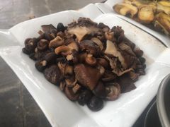 -蘑统田下·野生菌火锅