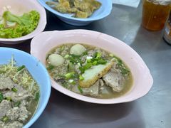 猪肉细米粉汤-榮泰米粉湯(Left Shop)